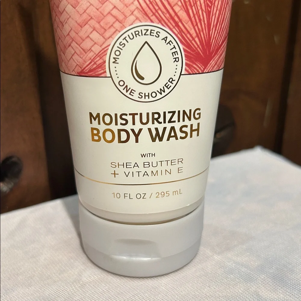 Bath & Body Works Pink Pineapple Sunrise Moisturizing Body Wash 10 fl oz NEW